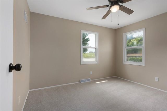 7801 NE San Rafael Drive, Kansas City, MO 64119