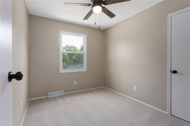 7801 NE San Rafael Drive, Kansas City, MO 64119