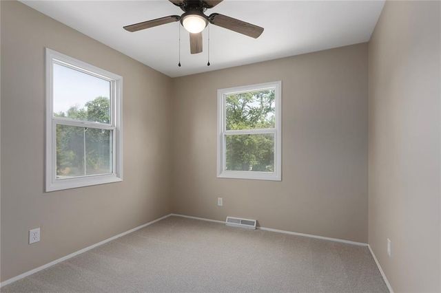 7801 NE San Rafael Drive, Kansas City, MO 64119