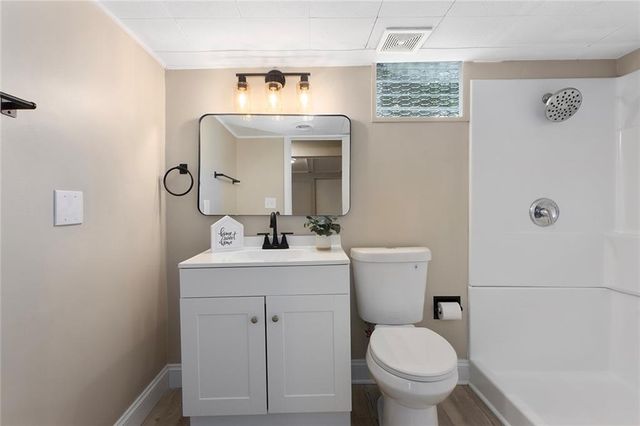 7801 NE San Rafael Drive, Kansas City, MO 64119