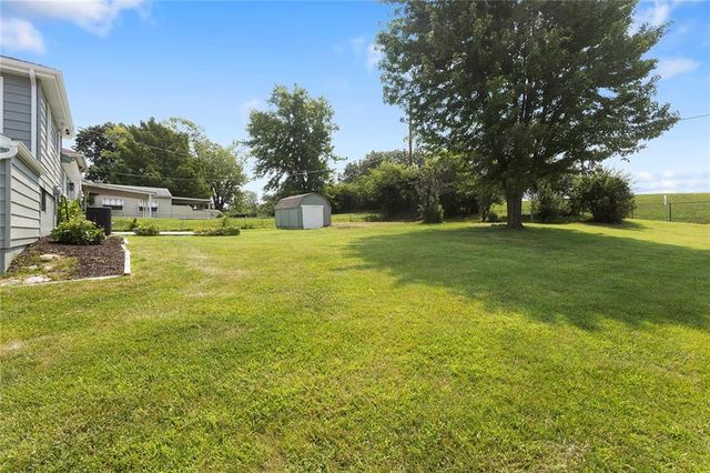 7801 NE San Rafael Drive, Kansas City, MO 64119