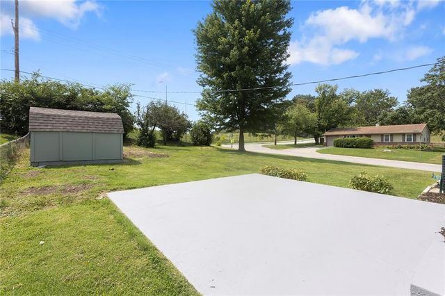 7801 NE San Rafael Drive, Kansas City, MO 64119