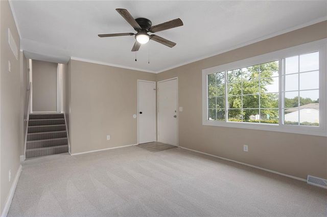 7801 NE San Rafael Drive, Kansas City, MO 64119