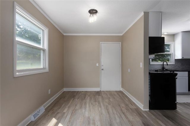 7801 NE San Rafael Drive, Kansas City, MO 64119