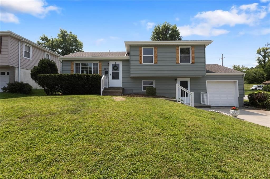 7801 NE San Rafael Drive, Kansas City, MO 64119