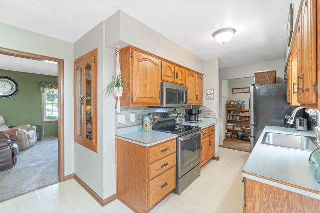 313 Longview Drive, Waterloo, IA 50701