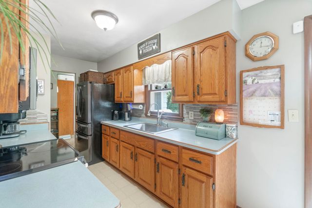 313 Longview Drive, Waterloo, IA 50701