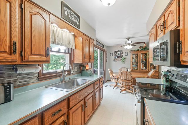 313 Longview Drive, Waterloo, IA 50701