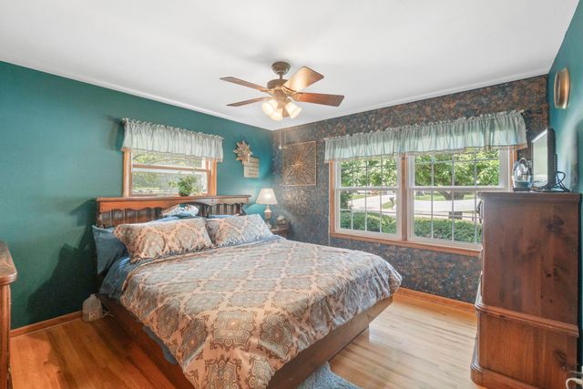 313 Longview Drive, Waterloo, IA 50701