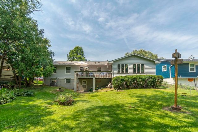 313 Longview Drive, Waterloo, IA 50701