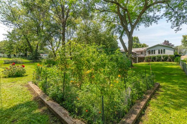 313 Longview Drive, Waterloo, IA 50701