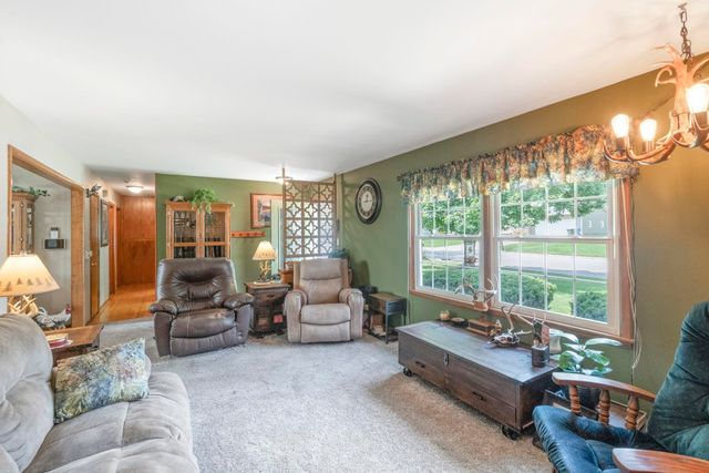 313 Longview Drive, Waterloo, IA 50701