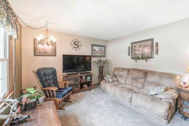 313 Longview Drive, Waterloo, IA 50701
