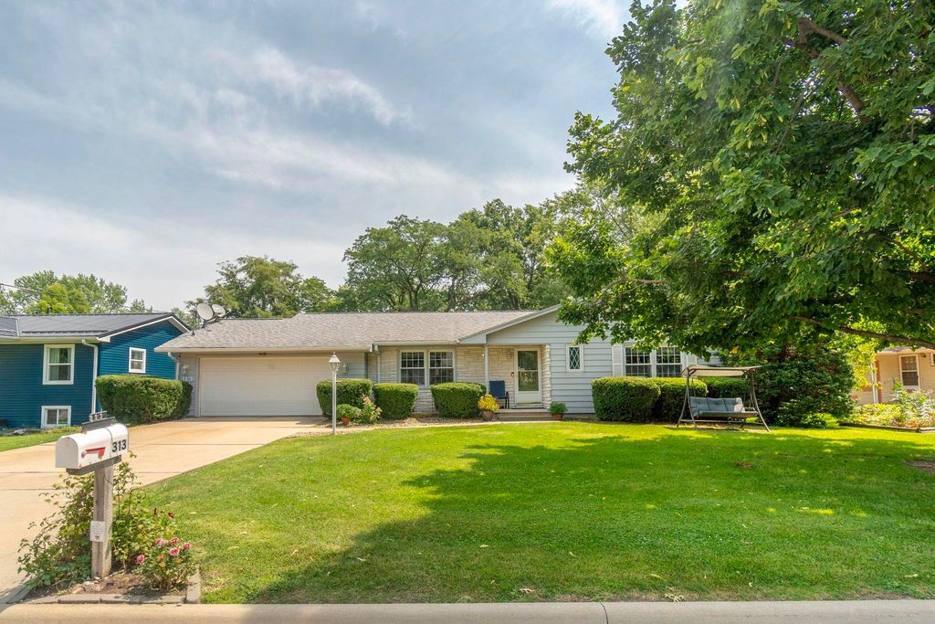 313 Longview Drive, Waterloo, IA 50701