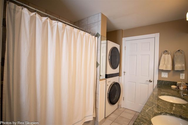 8451 S Pine Point Drive, Newaygo, MI 49337