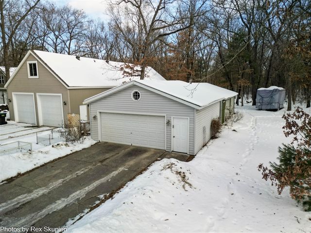 8451 S Pine Point Drive, Newaygo, MI 49337