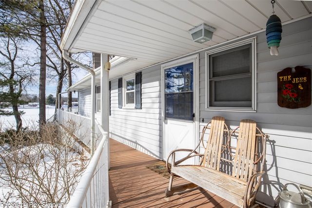 8451 S Pine Point Drive, Newaygo, MI 49337