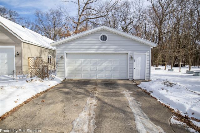 8451 S Pine Point Drive, Newaygo, MI 49337