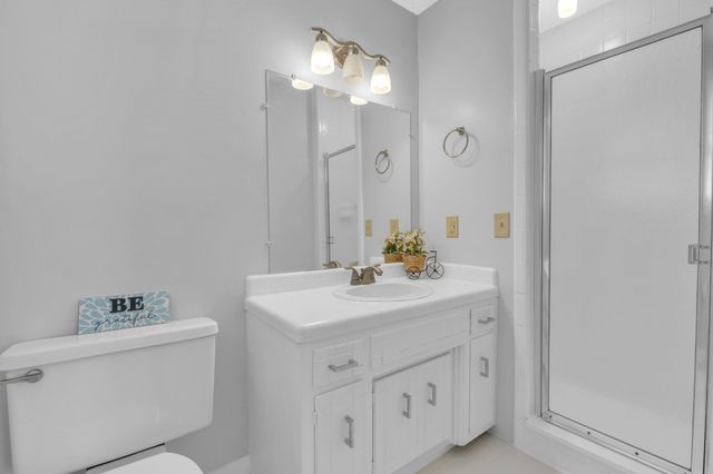 625 Dutchmans Dr, Hermitage, TN 37076