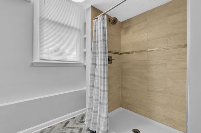 625 Dutchmans Dr, Hermitage, TN 37076