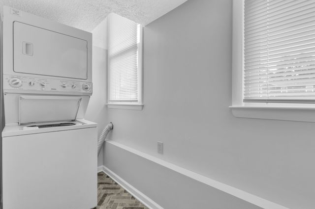 625 Dutchmans Dr, Hermitage, TN 37076