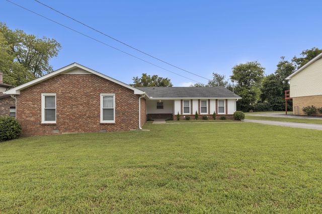625 Dutchmans Dr, Hermitage, TN 37076