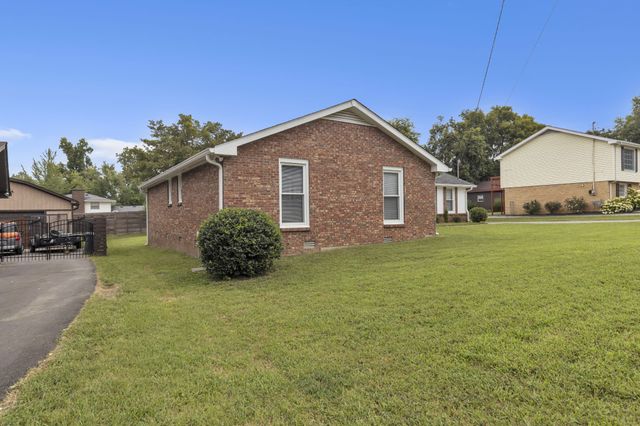 625 Dutchmans Dr, Hermitage, TN 37076