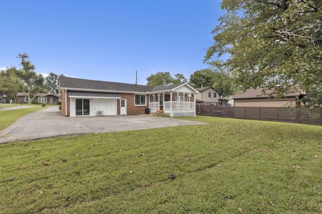 625 Dutchmans Dr, Hermitage, TN 37076