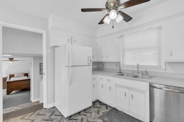 625 Dutchmans Dr, Hermitage, TN 37076