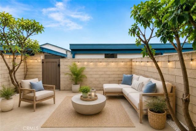 16507 Caballero Lane, Huntington Beach, CA 92649
