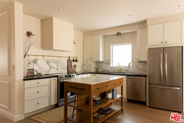 931 S Sycamore Avenue, Los Angeles, CA 90036