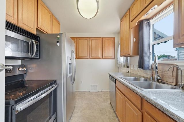 544 E Glass Ave, Spokane, WA 99207
