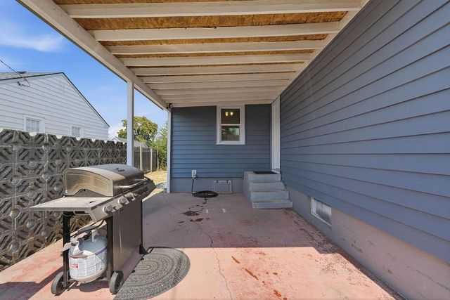 544 E Glass Ave, Spokane, WA 99207