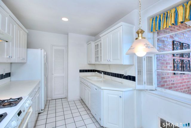 4 Putnam Hill Road 2B, Greenwich, CT 06830