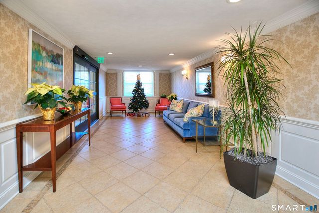 4 Putnam Hill Road 2B, Greenwich, CT 06830