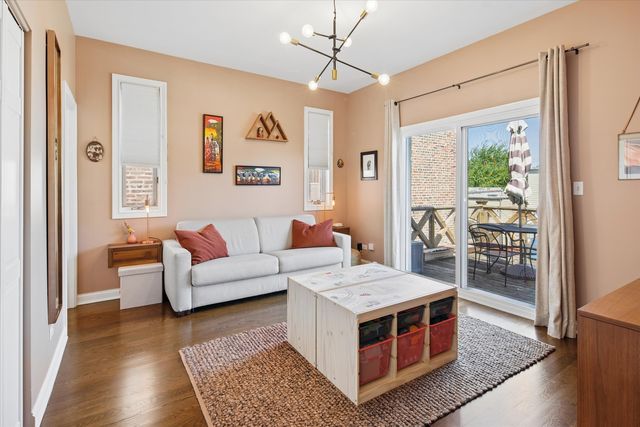 2024 W Iowa Street 3B, Chicago, IL 60622