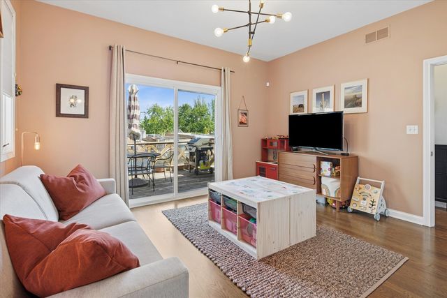 2024 W Iowa Street 3B, Chicago, IL 60622