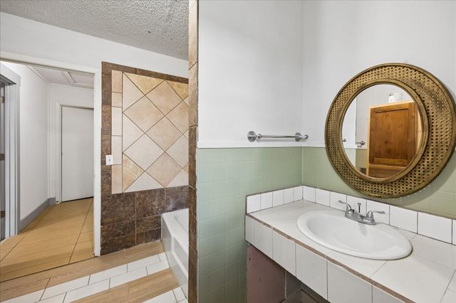 4435 Hartfield Road, Round Top, TX 78954