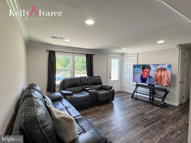 1 DAVID CT, Stafford, VA 22554