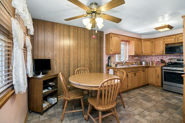 7805 Narragansett Avenue, Burbank, IL 60459