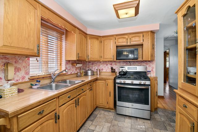 7805 Narragansett Avenue, Burbank, IL 60459