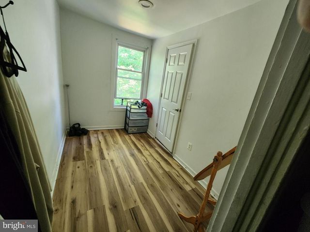 910 N DUKELAND ST, Baltimore, MD 21216