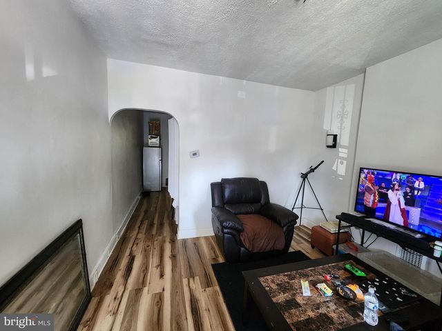 910 N DUKELAND ST, Baltimore, MD 21216