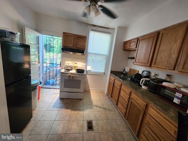 910 N DUKELAND ST, Baltimore, MD 21216