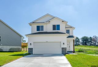 7932 N 93rd Street, Omaha, NE 68122