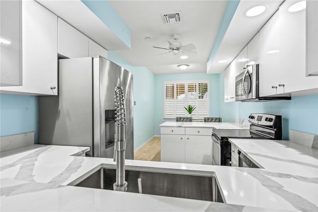 5520 N Harbor Village Drive 204, Vero Beach, FL 32967