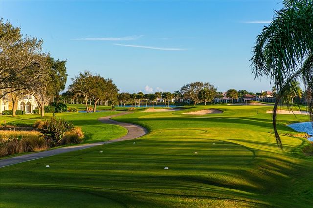 5520 N Harbor Village Drive 204, Vero Beach, FL 32967
