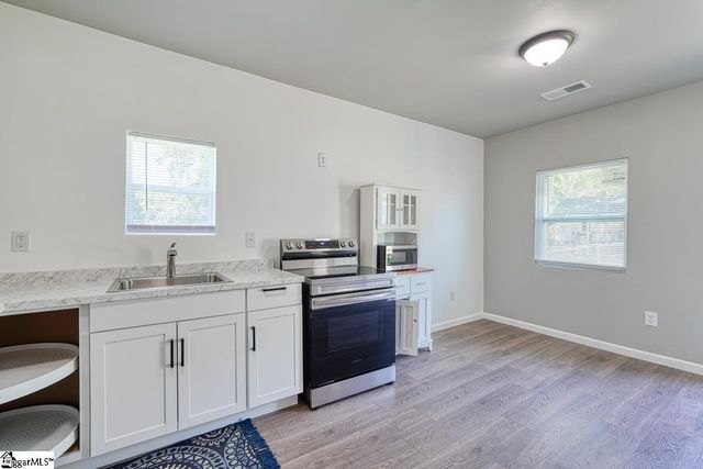302 Hillcrest Drive, Greer, SC 29651