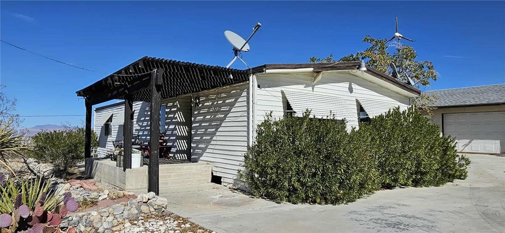Image 1 of property listing at 7535 Camp Rock, Lucerne Valley, CA 92356