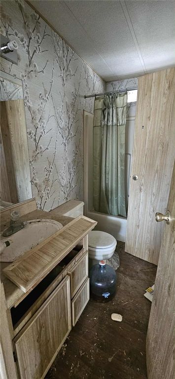 Image 14 of property listing at 7535 Camp Rock, Lucerne Valley, CA 92356